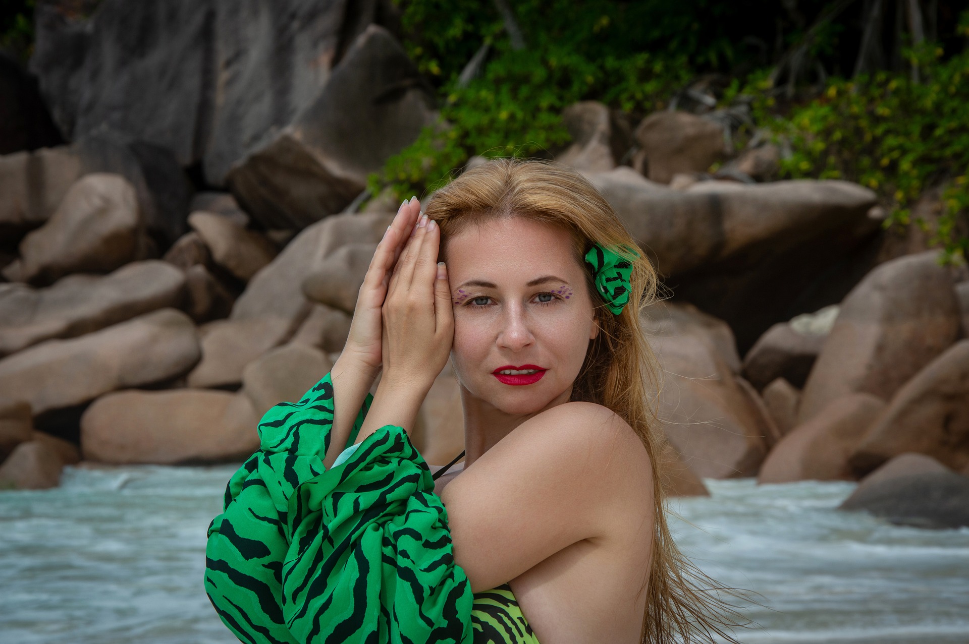 sunriseforever-woman-9945743_1920